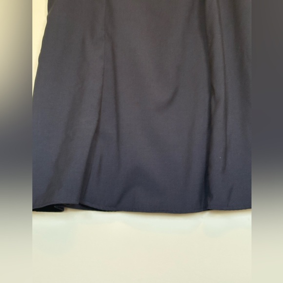 Laura navy lined skirt with swing hem. Ladies size 18 - Picture 4 of 9
